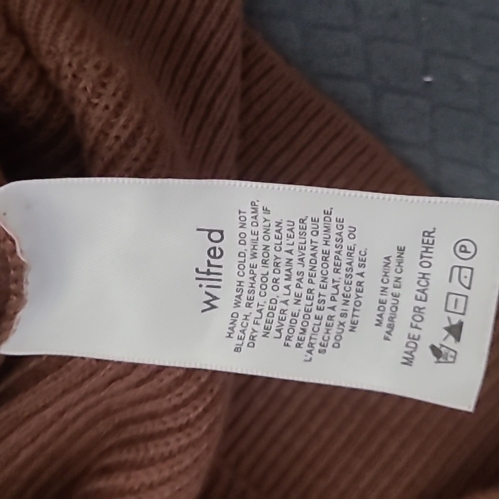 WILFRED ARITZIA V NECK SWEATER SIZE S - Picture 5 of 7